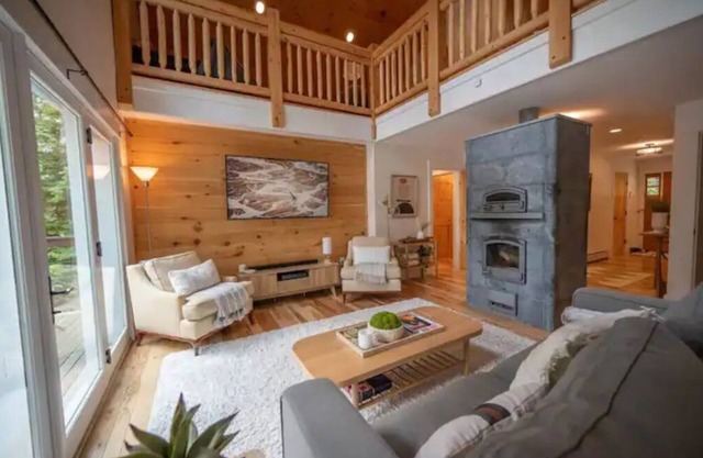 Cozy lakefront property on Sunapee Lake!