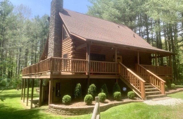 The Merlot Cabin-- gran cabaña familiar en Hocking Hills.