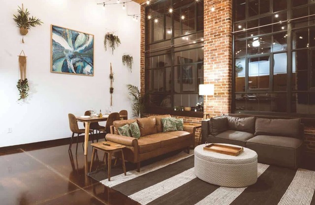 Cozy Mill Loft w/ 2 king beds, huge windows