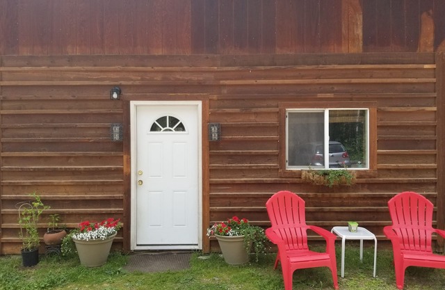 ** Cosy Mountain Suites - # 2 **