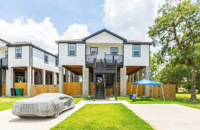 Cozy nature filled vacation home in Houston