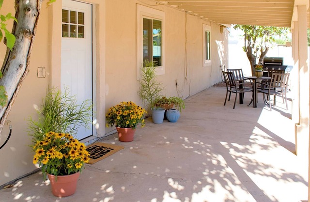 ACOGEDOR NORTE PHX 2 BR CASITA