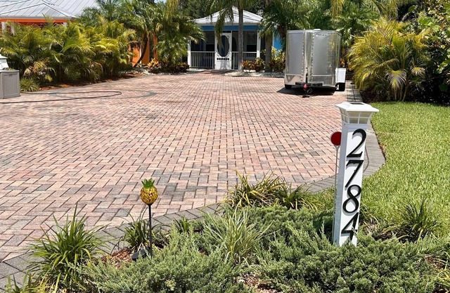 Cozy Oasis-Charming 1 Bedroom Casita with RV Parking Available