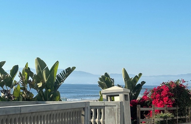 Cozy Ocean View apartment in North Manhattan Beach