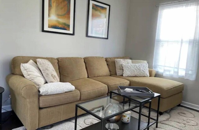 Cozy, private retreat, close to everything