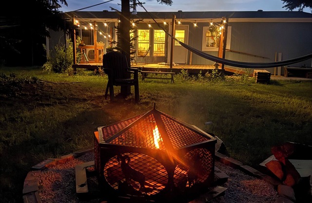 Cozy, quiet house bedrms ,2bath, 2acres. Dog frndly with fee