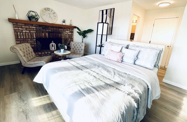 Cozy &Quiet/Safe Pvt Studio/Projector/free parking