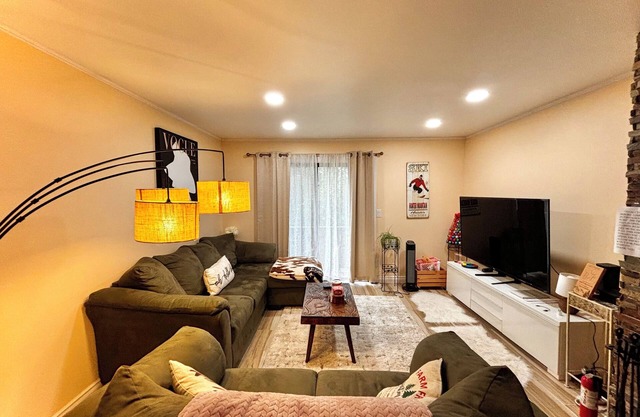 Cozy Ski On/Off Condo Located at Hunter Mountain