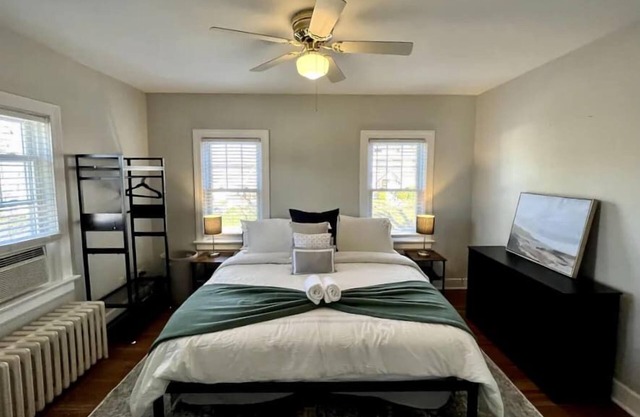 Cozy & Spacious Apt | King Beds & Free Parking