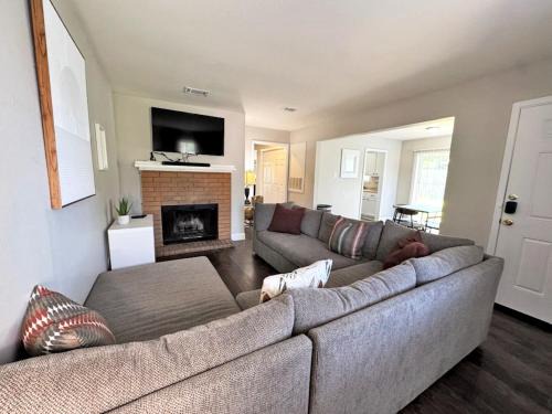 Cozy Stay in Bryan, TX