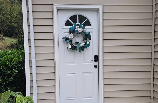 Cozy studio close to charming downtown Mooresville