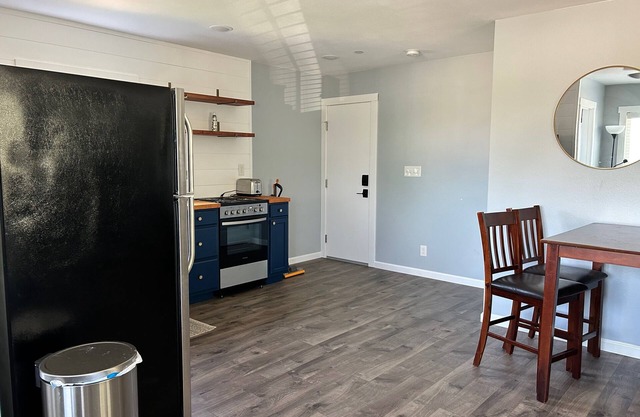Cozy studio in brilliant Encinitas with WiFi, AC