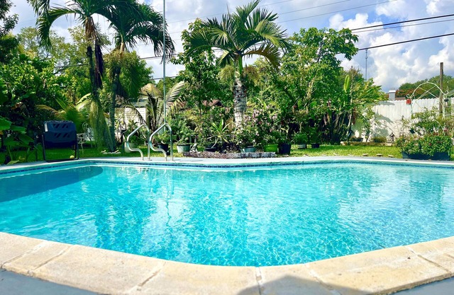 Cozy Studio, Priv. Entrance, pool.