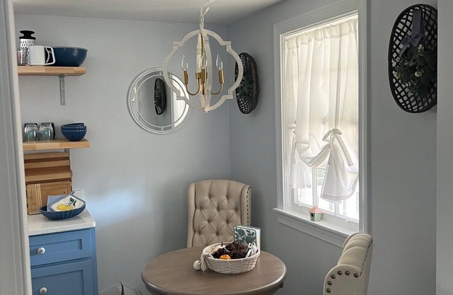 Cozy Top-Floor Hideaway with Small-Town Charm