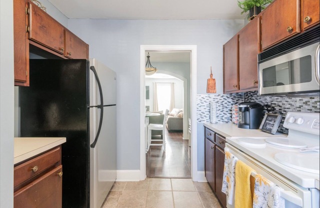 Cozy Townhome - 10 Minutes From Downtown Charlotte