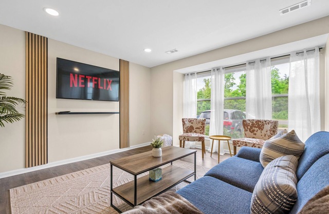 Cozy Townhome - 7 min from Dulles Aiport / 35 min to DC!