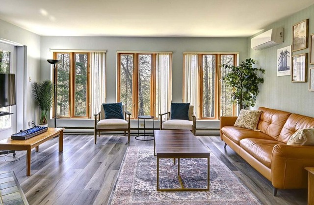 Cozy Tremblant Getaway, Games Room, Golf Nearby