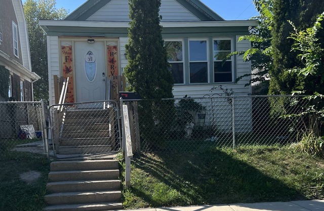 Cozy two bedroom home in Racine