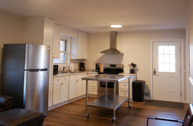 Cozy updated home on Juneberry Ridge property with access to hiking and more!