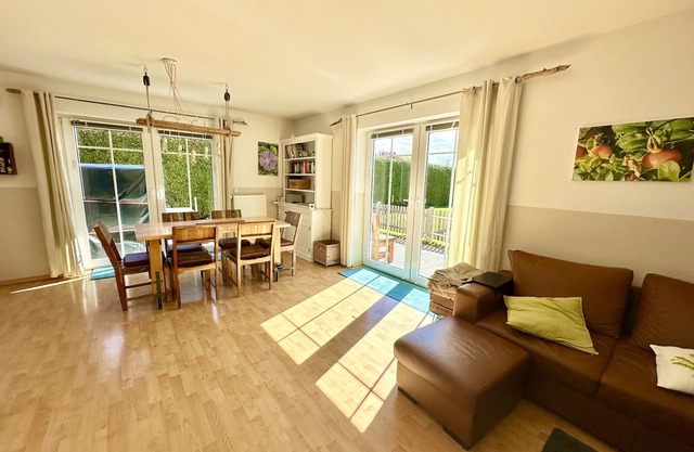 Acogedor apartamento, wifi gratis, una sola planta, terraza, gran prado común