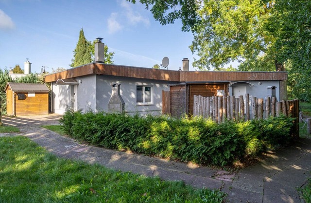 Moderna casa de vacaciones en una zona tranquila en el lago, con chimenea, se admiten mascotas