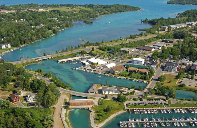 Cozy Vacation Home in Williamsburg - 7 miles from Flintfields