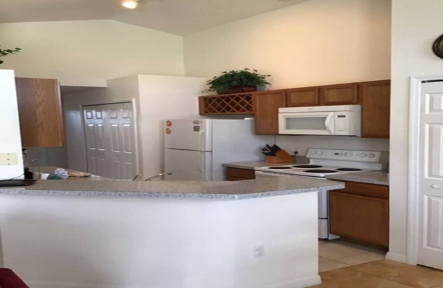 Cozy Villa with own private Pool, 4 bed 3 bath-sleeps 8