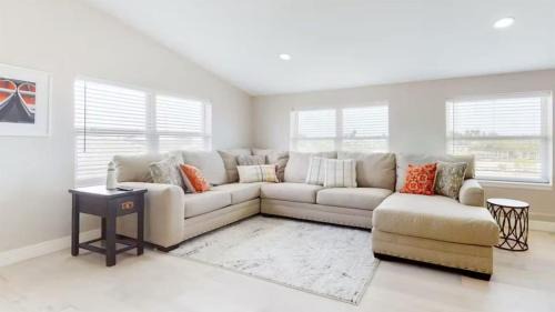 Cozy Waterfront with Deck