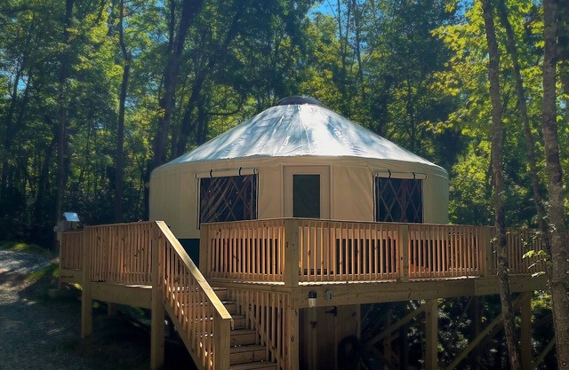 Cozy Yurt in Nantahala - Half mile from Nantahala wedding venue-No Cleaning Fee