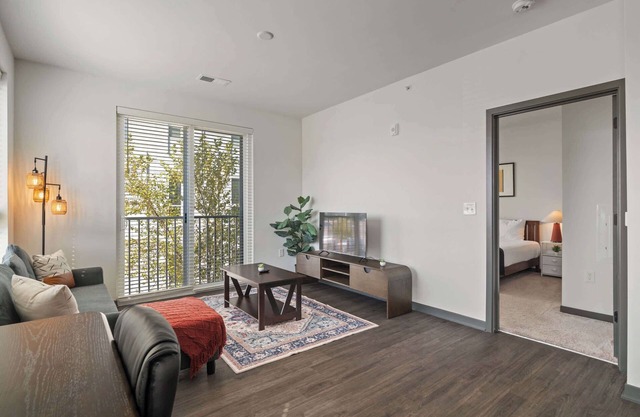 CozySuites Ayr | parking, pool, gym #03