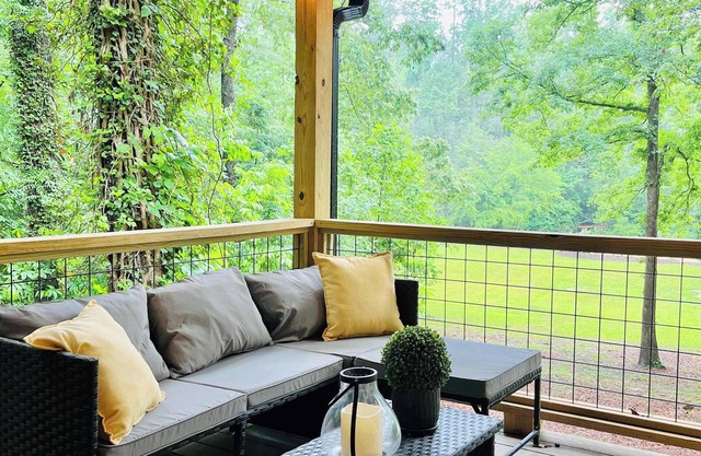 Creekside Cabin, Fire pit Escape, Cozy Hot Tub