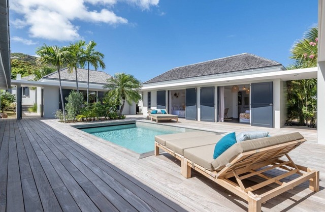 Crush (2/4 Rooms) Luxury villa