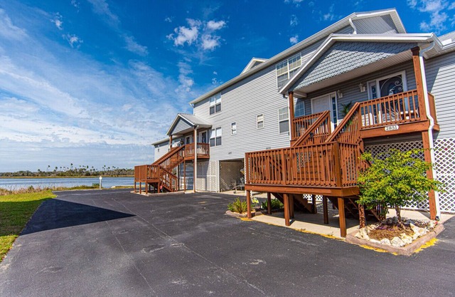 Crystal River Waterfront, Pool, Tennis,Pvt.Boat Slip, Sleeps6, DogOk