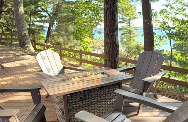 Crystal View Hideaway - Very Romantic with Spectacular View of Crystal Lake from Large Deck with Fire Table!