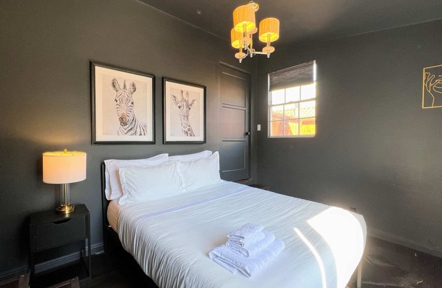 Cubier: Eclectic SoFi-Adjacent 3BR House (HM-CULC2)