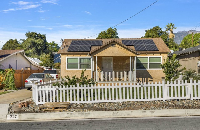 Cute and cozy Monrovia Home!