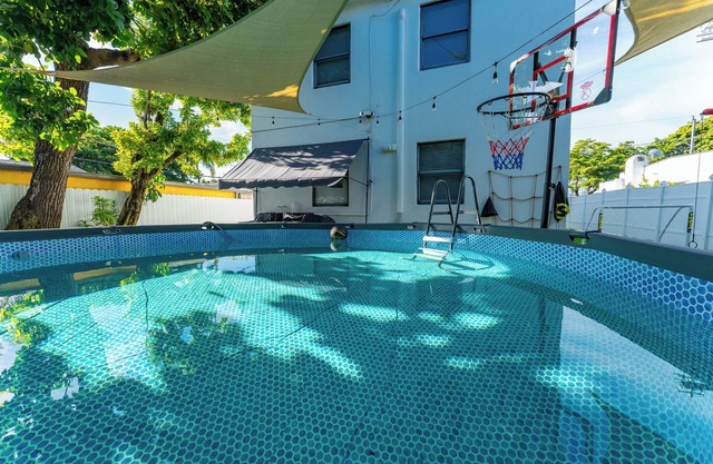 Cute Apt W/ Pool + Games in Wynwood's Heart!