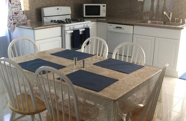 Linda cabaña cerca del nuevo campus de Apple y la vibrante calle principal Cupertino