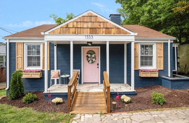 Cute & Cozy Kingsport Home - 3 Bedroom - Close to Hospitals, Eastman, Downtown