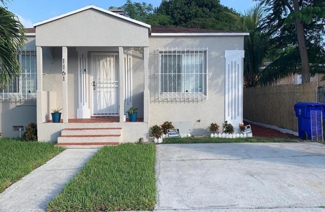 Cute, cozy mother-in-law suite in the heart of Miami