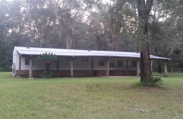 Bastante campo cerca de éxitos