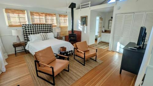 Cute One Room Bungalow In Sonoma- Includes Wine Tasting Passport