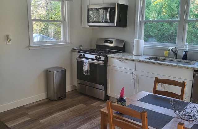 Cute ranch house (no cleaning fee)