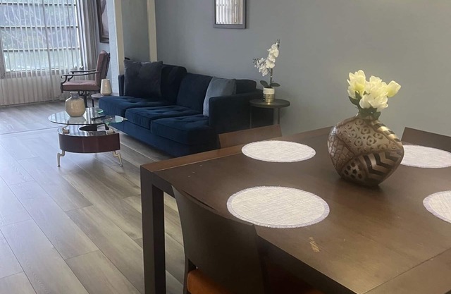 Cypress Condo Updated 1/1.5 apartment - Park and Sunset views--Safe-Secure-