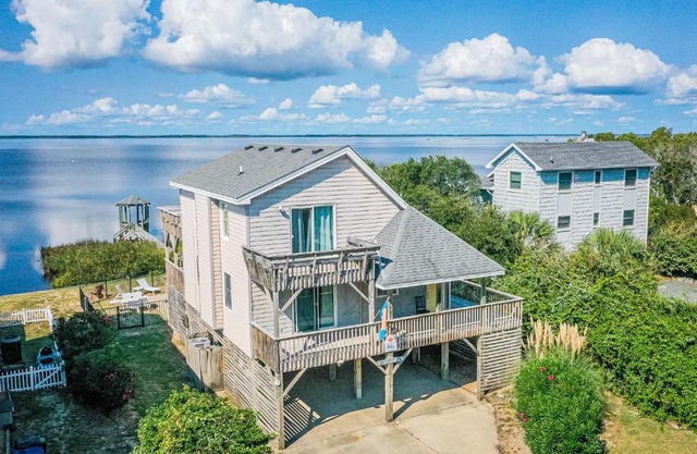 D4414 Exhibit Sea. Soundfront, Stunning Sunsets, Pier, Private Pool & Hot Tub!