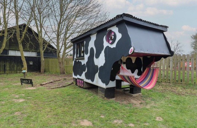 DAISY (COW SHED 1), character holiday cottage in Campsea Ashe