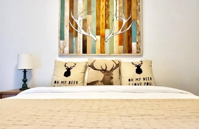 Dame Fortune's Cottage Court