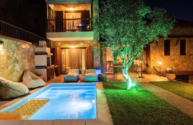 Dandy on the Beach Nea Roda, Komitsa Beach | Private Villa with Pool |Sea View