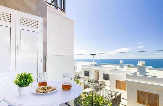 Danubio Patalavaca by VillaGranCanaria