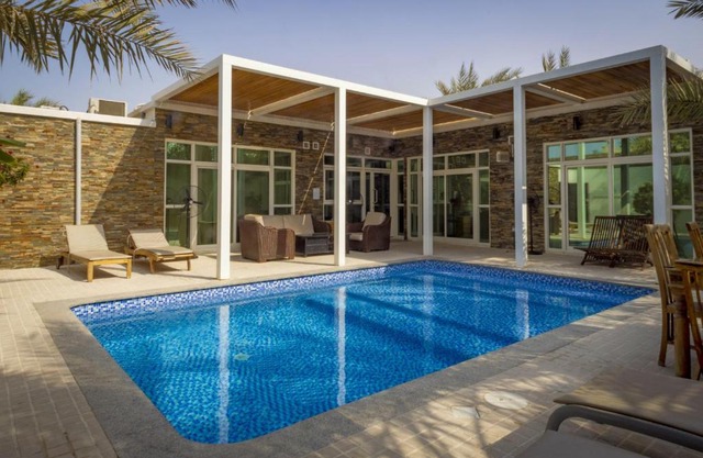 Dar 66 Pool Chalets with Jacuzzi